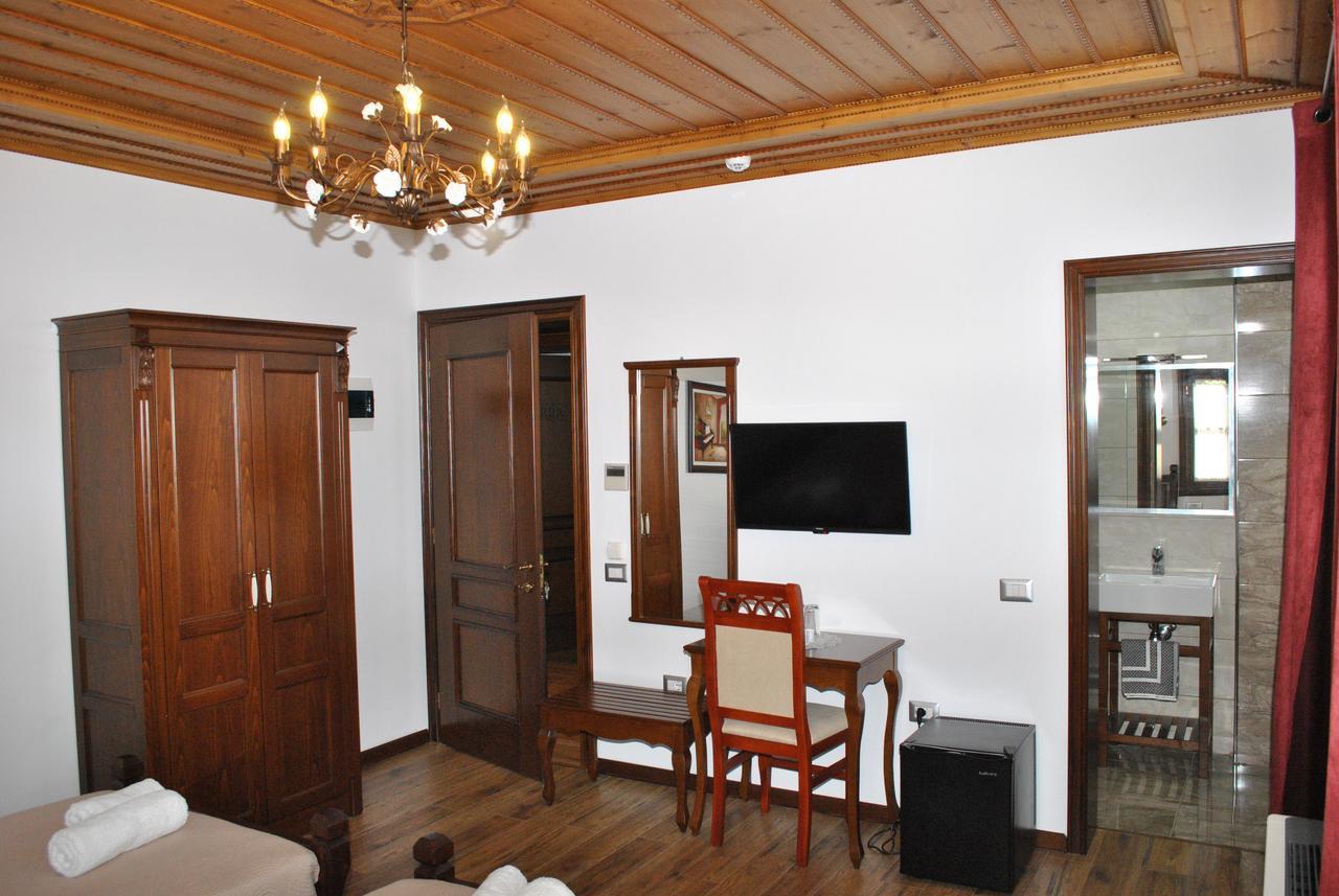 Hotel Kastro จีโรคาสเตอร์ ภายนอก รูปภาพ