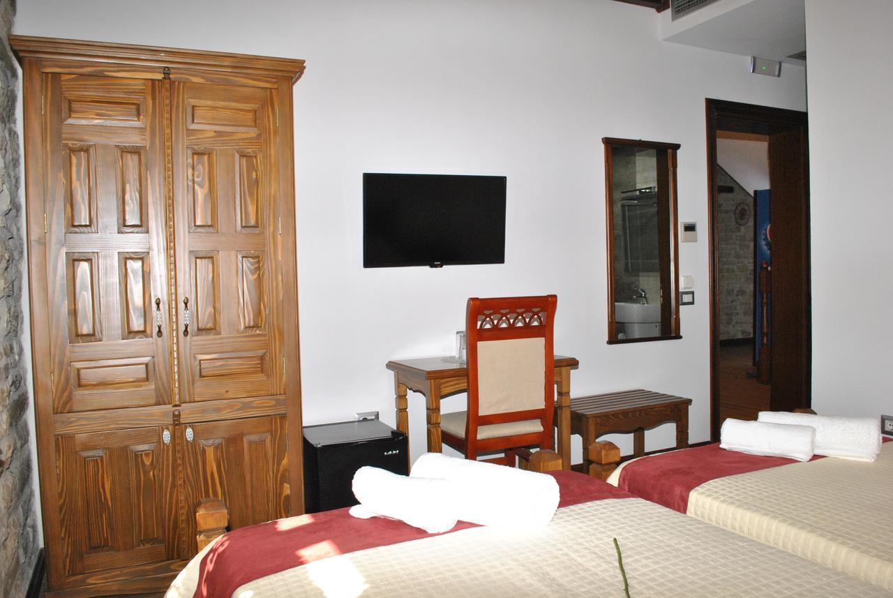 Hotel Kastro จีโรคาสเตอร์ ภายนอก รูปภาพ