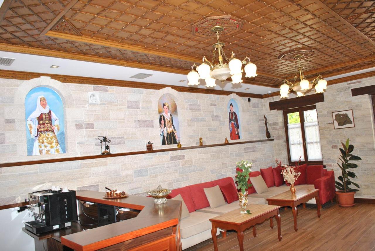 Hotel Kastro จีโรคาสเตอร์ ภายนอก รูปภาพ