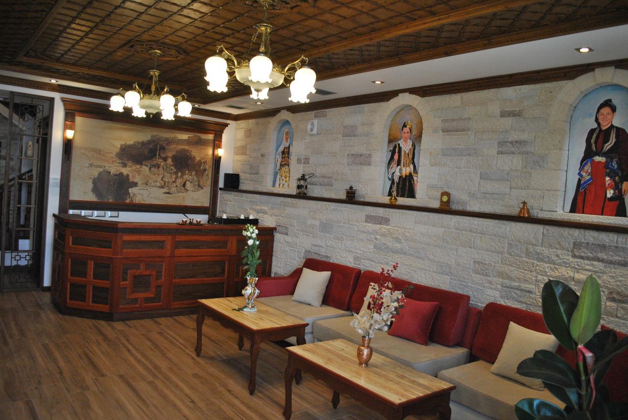 Hotel Kastro จีโรคาสเตอร์ ภายนอก รูปภาพ