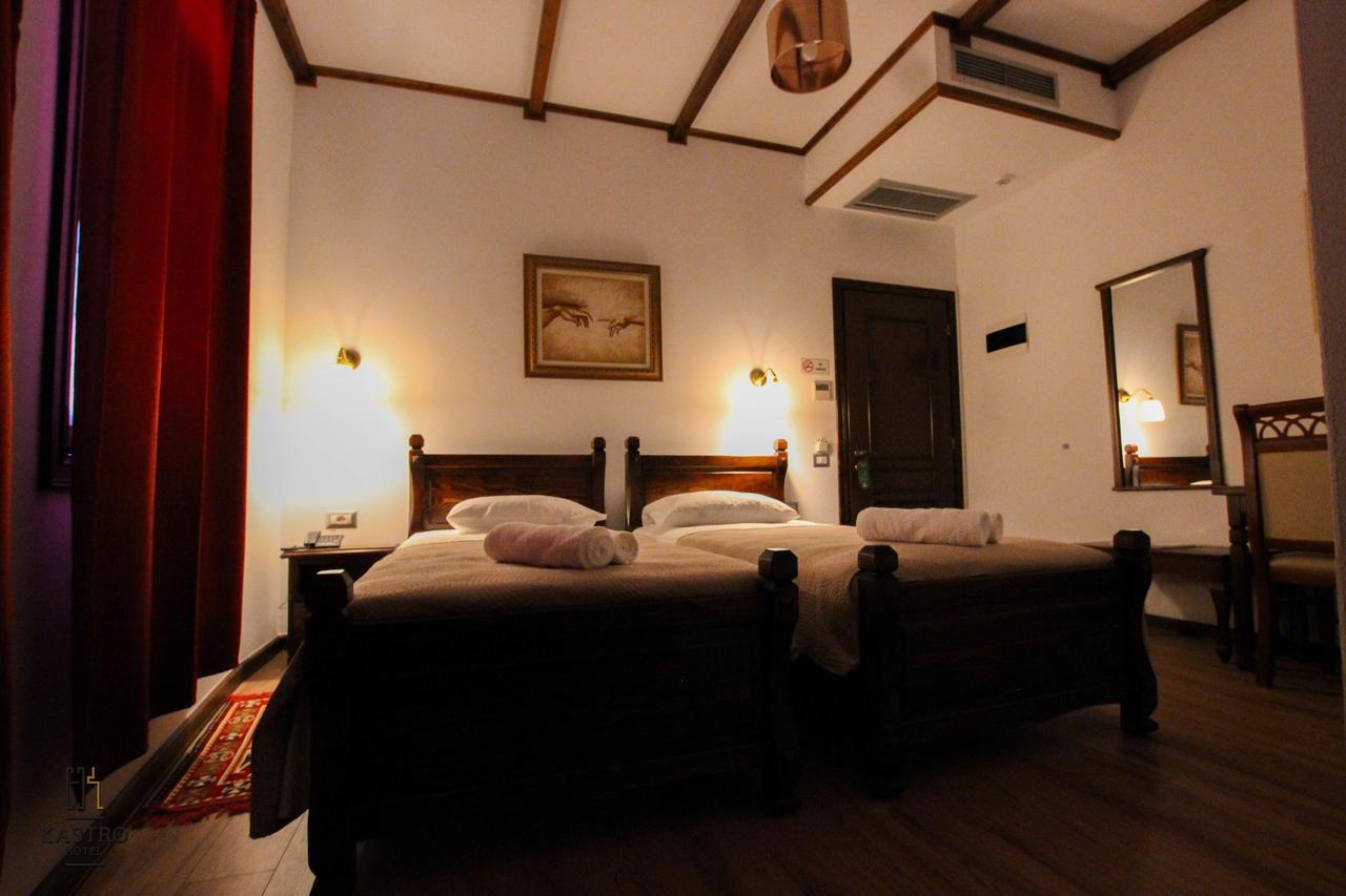 Hotel Kastro จีโรคาสเตอร์ ภายนอก รูปภาพ